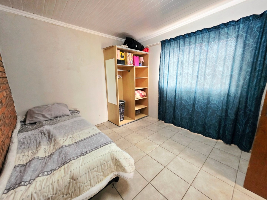 11 Bedroom Property for Sale in Brandwag Free State